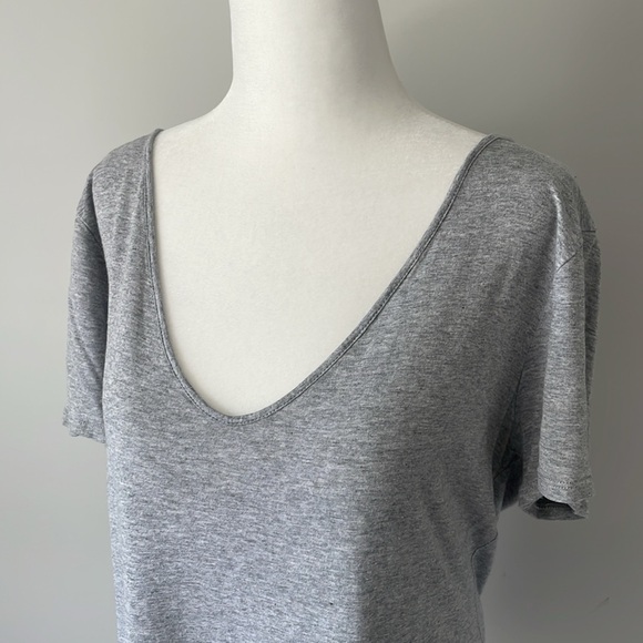 Dynamite 🧨 Heathered Grey Top - Picture 2 of 4